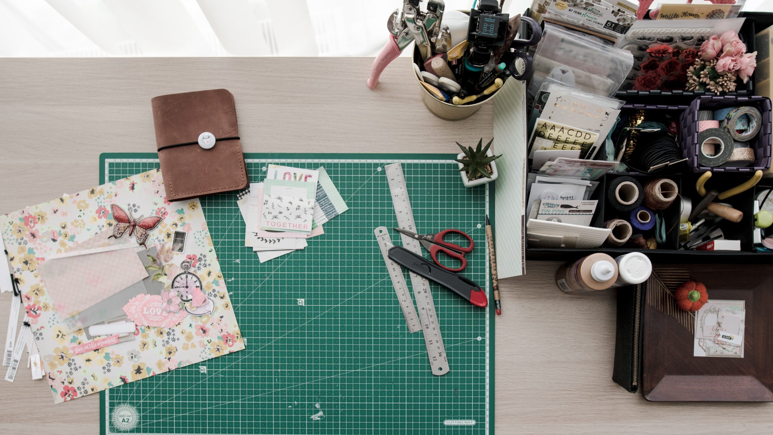Craft Club - Bring you crafts and join us